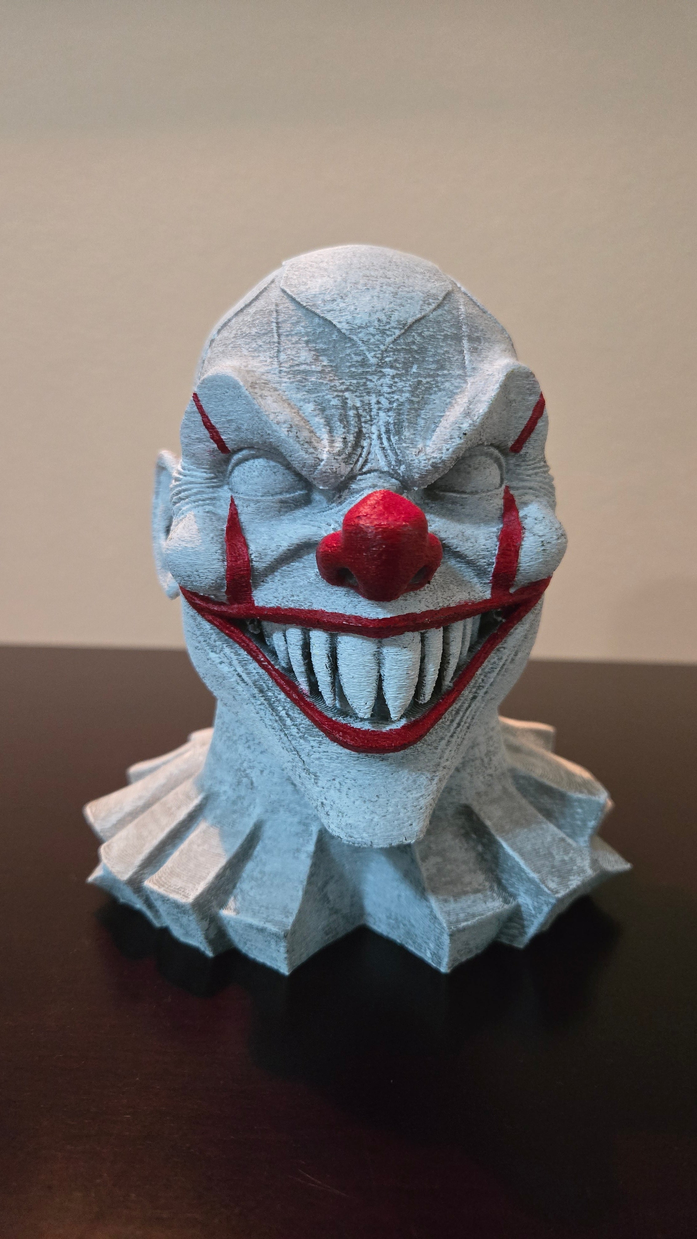 3D Скулптура Кошмарен Кловн – Рачно Боење и Детален Дизајн